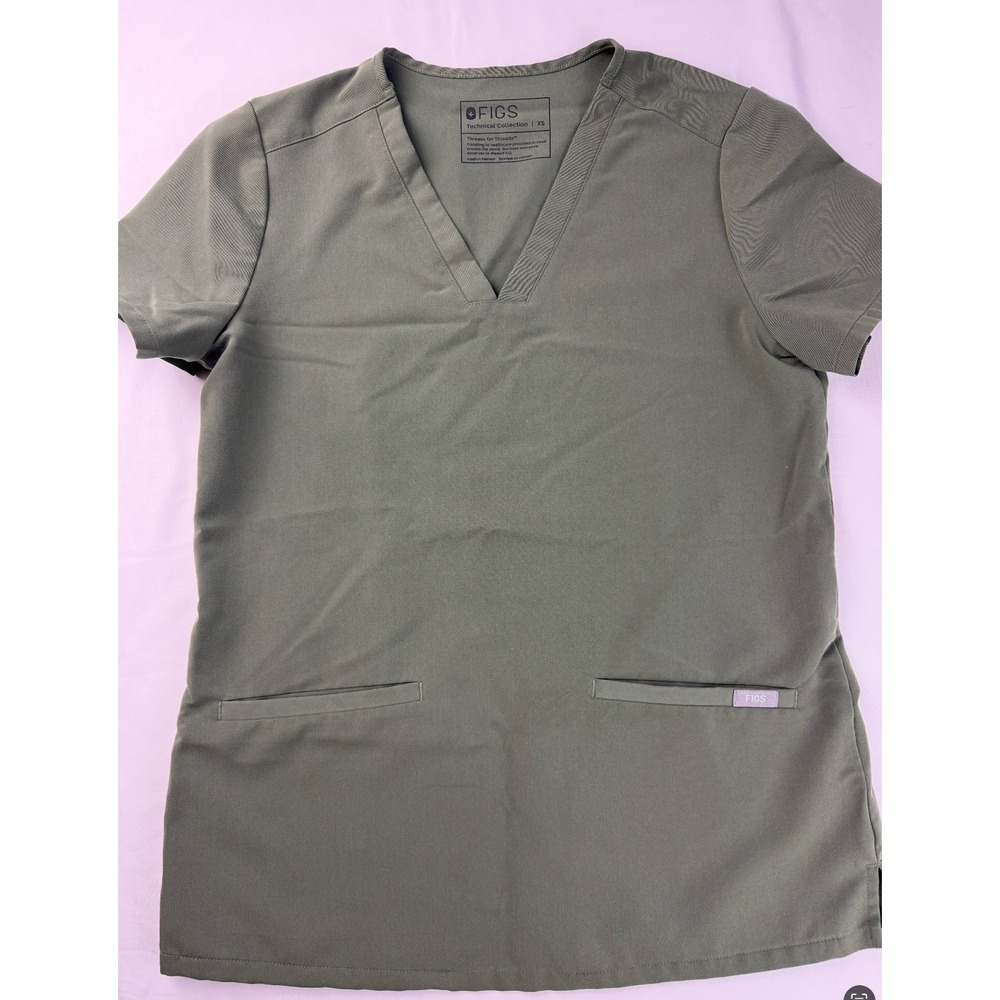 FIGS Casma Scrub Top Womens XS Olive Green V-Neck 2-Pocket Technical Collection